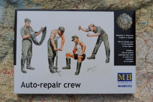 MB3582  Auto-repair crew